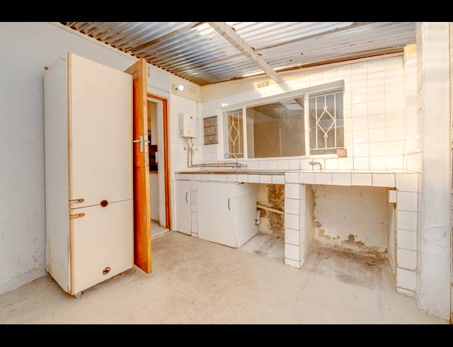 5 BEDROOM HOUSE FOR SALE IN WELTEVREDEN PARK